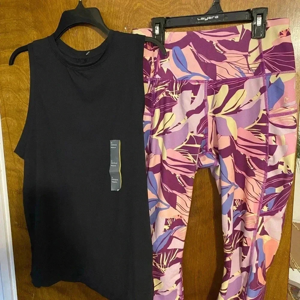 Women’s Activewear Leggings & T- Shirt – Size 8 /10 – Excellent Condition -